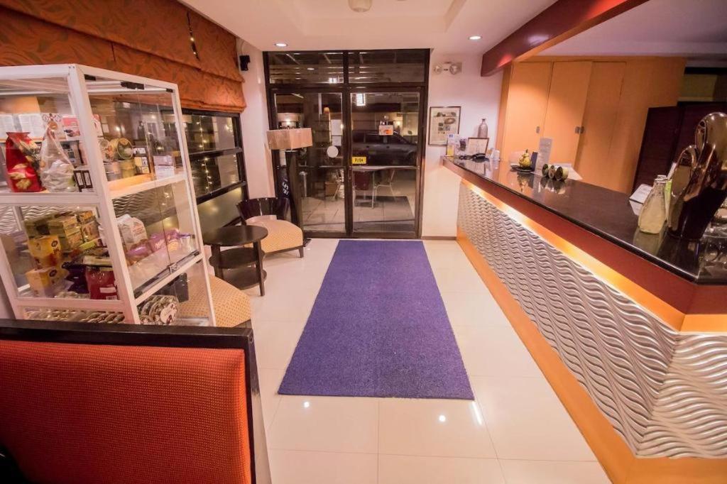 The Red Palm Suites And Restaurant Butuan City Dış mekan fotoğraf