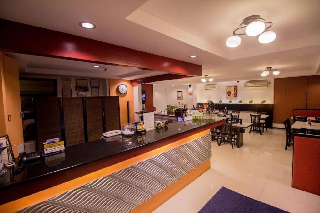The Red Palm Suites And Restaurant Butuan City Dış mekan fotoğraf